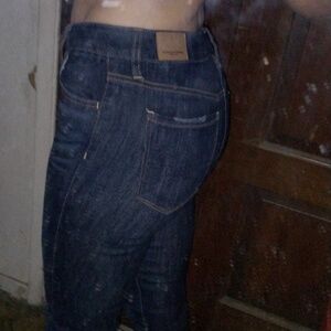 AE Hi-Rise Skinny jeans